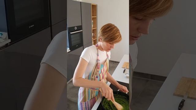 Зеленый индийский карри с курицей