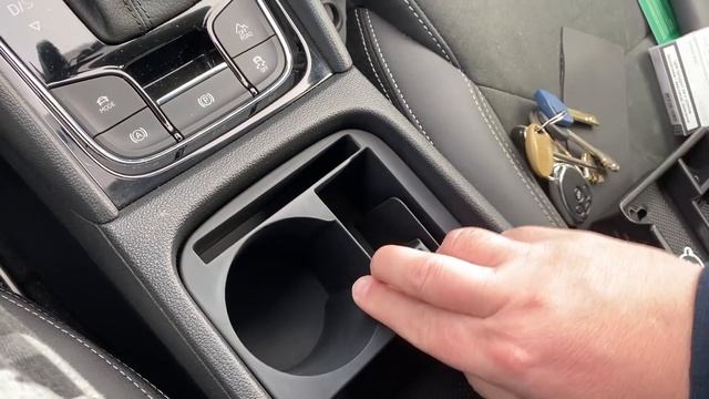 Skoda Kodiaq 2021. Аксессуары для подлокотника смотреть онлайн