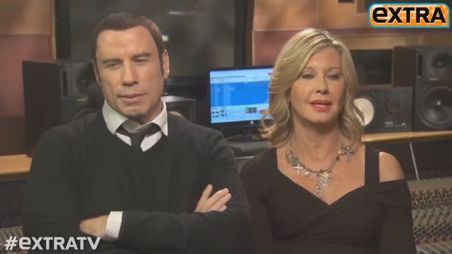 Danny and Sandy Reunite for 'Grease'-Themed Christmas Video смотреть онлайн