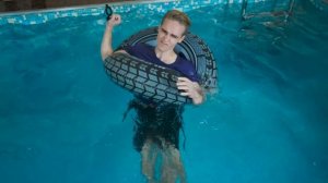 КТО ПОСЛЕДНИЙ ПОКИНЕТ ГОРЯЧИЙ БАССЕЙН ПОЛУЧИТ 1000$