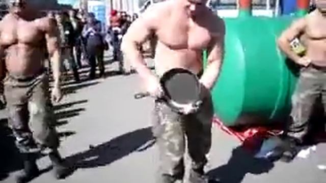 Вот что значит русский богатырь!!! смотреть онлайн