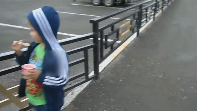 80. Гуляем в Барнауле, кушаем мороженое. 09.08.17 смотреть онлайн