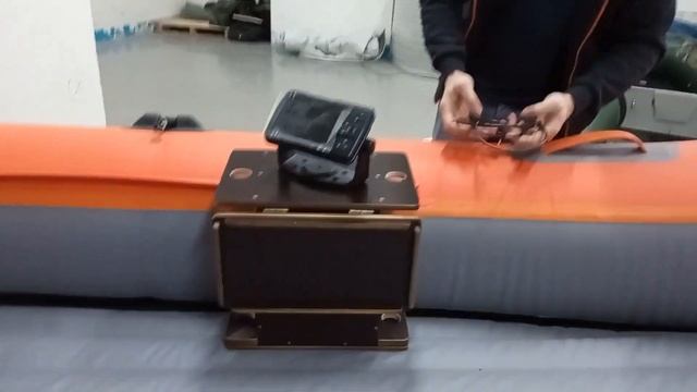 Крепление столика с газлифтом на лодку смотреть онлайн