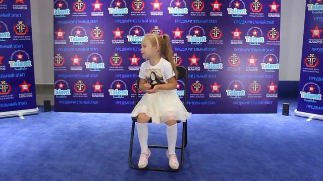Дарина - танец "Бабушки старушки" смотреть онлайн