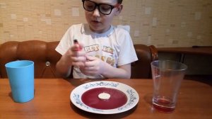 простой опыт с водой и свечкой