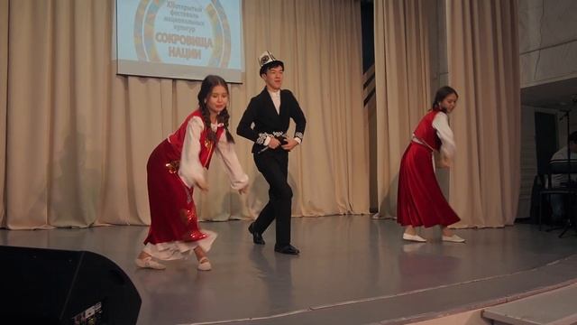 "Молмолум" / "Мөлмөлүм" - Динмухаммед Таштанов, KG-Ural / Кыргыз бийи (cover Мирбек Атабеков) смотреть онлайн