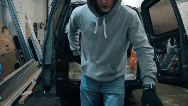 СТРОЮ ДОМ НА КОЛЕСАХ // Часть // Разбираю и отмываю 25 летнюю машину //VANLIFE смотреть онлайн