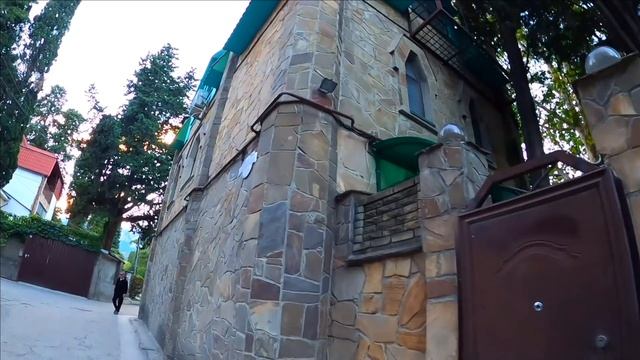 Пионерский парк Нашел ХЕЙТЕРА .Ялта Улица Бирюкова Крым смотреть онлайн