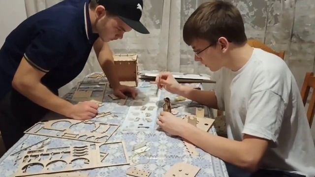 Посылочка. Собираем деревянный конструктор UGEARS  Сейф.