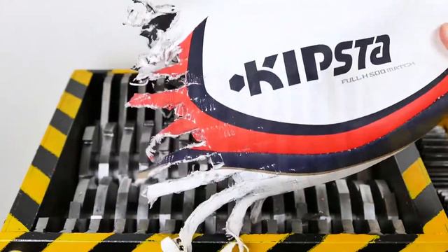 ФУТБОЛЬНЫЕ МЯЧИ || ЧТО БУДЕТ ЕСЛИ ЗАСУНУТЬ ИХ В ГИДРОВАЛИКУ? смотреть онлайн