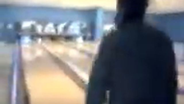 Была в боулинге)))...Страйк 4 раза выбила...=D смотреть онлайн