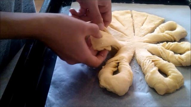 Красивый дрожжевой пирог Идея украшения смотреть онлайн