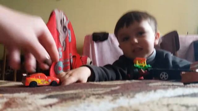 эмоции от игры с машинками,ремонт машин ,НАШИ ИГРЫ смотреть онлайн