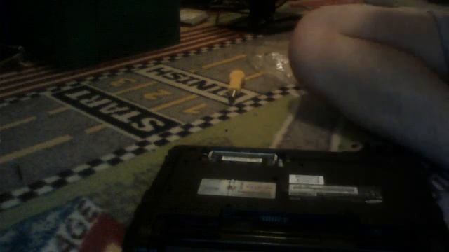 Finishing Assimbiling A Samsung N150 Netbook Part 3 of 4