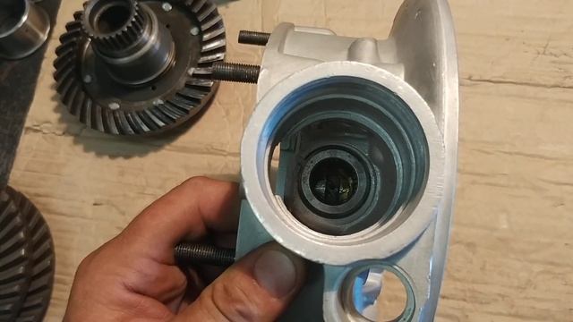 Сборка редукторов главных передач мотоциклов Урал, Днепр, К-750, М-72.