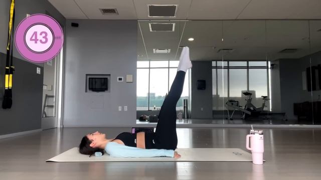25MIN ‘hourglass’ Full Body Pilates Workout // No Equipment Or Repeats