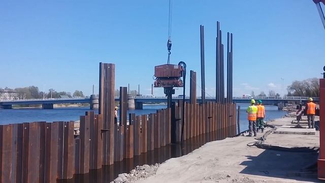 Забивка шпунта Ларсена смотреть онлайн