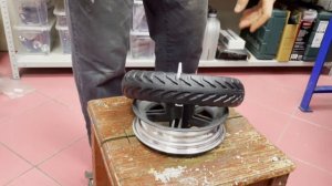 Как установить литую бескамерную покрышку на самокат Xiaomi?