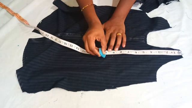 Convert old shirt into designer frock#SBMalayalam#elastic frock cutting and stiching in malayalam смотреть онлайн