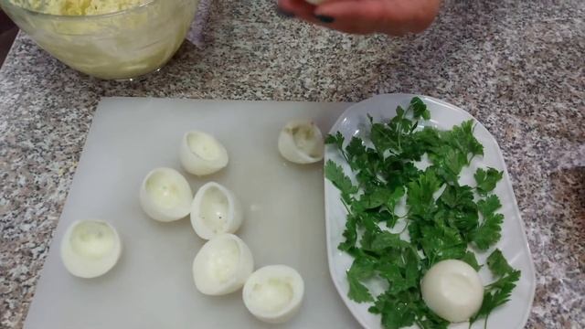 Фаршированные грибочки из яиц/праздничная закуска смотреть онлайн