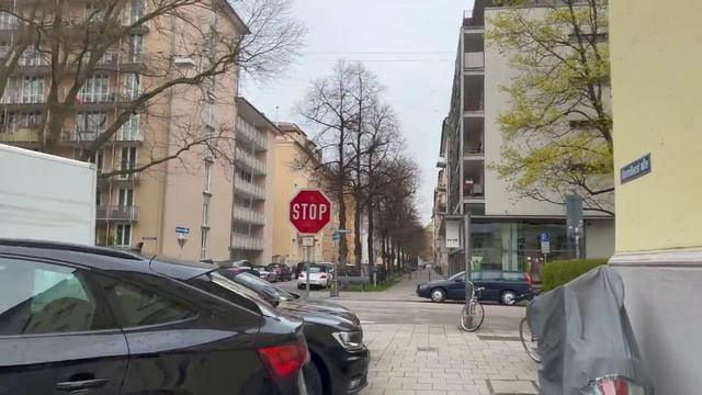 Munich 7 AM Morning Walk in Schwabing Residential Area - 4K HDR смотреть онлайн
