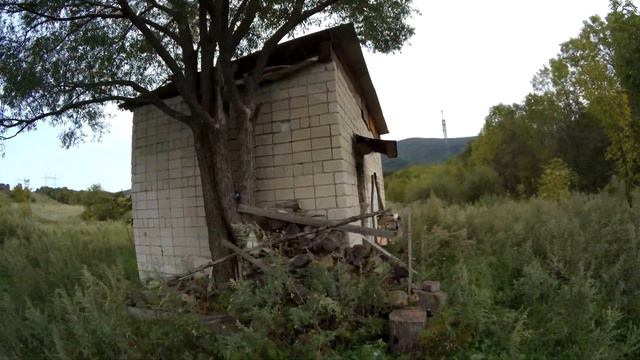 Пешком. 10 км за 2 часа. Экскурсия по с. Евсеевка. Недостроеный профилакторий и водохранилище. смотреть онлайн