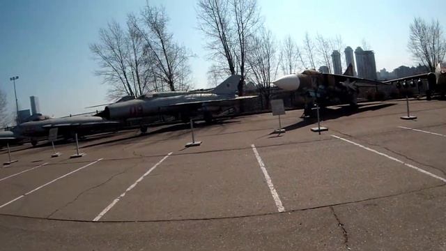 техника времен , вов в парке победы, музей ВОВ ( часть 1) смотреть онлайн