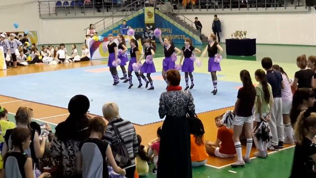 Черлидинг Усть-каменогорск 17 школа 7"Б" класс смотреть онлайн