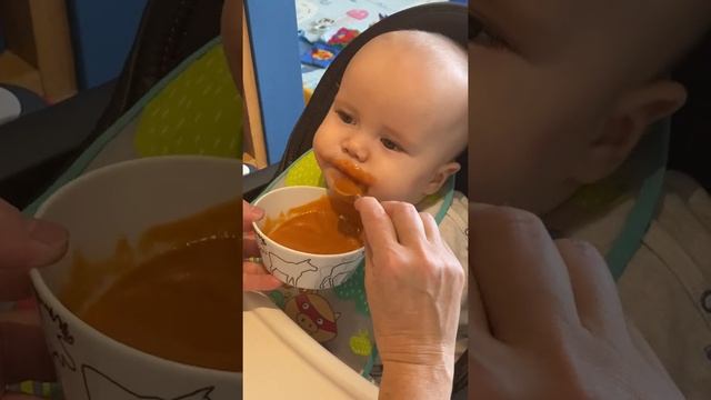 15.10.21 ? младенец Джей кушает ? Baby Jay Is Eating ?