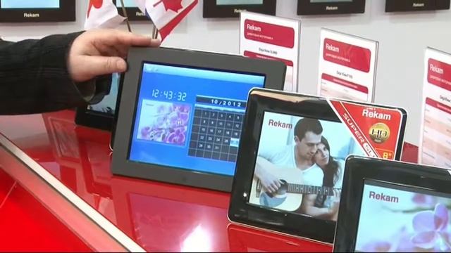Новые супертонкие цифровые рамки REKAM смотреть онлайн