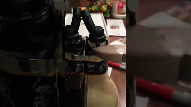 Sheridan’s Coffee Layered Liqueur - How to remove plastic top! смотреть онлайн