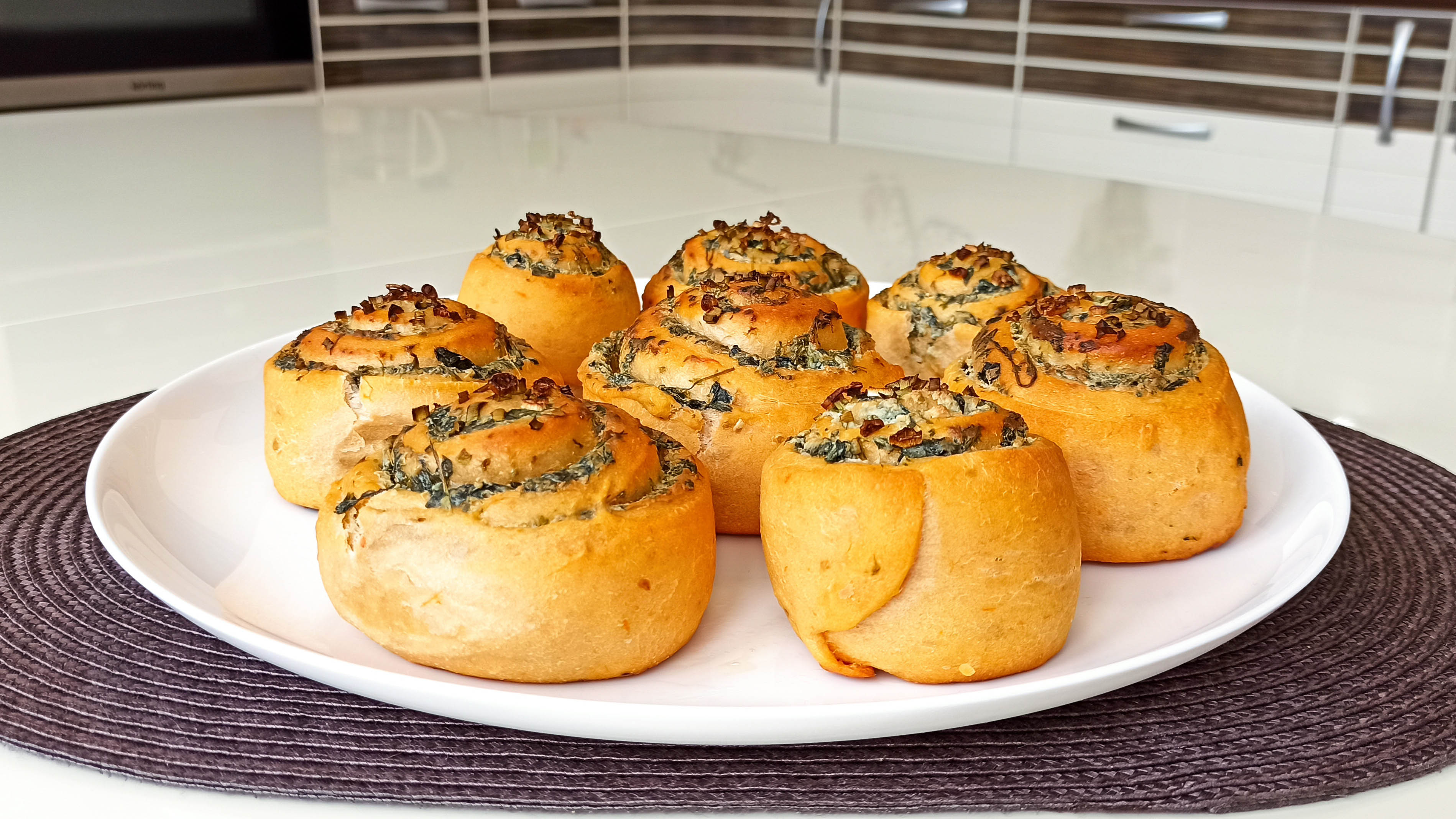 Булочки со сливочным сыром и шпинатом! Такое вы не пробовали никогда! смотреть онлайн