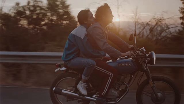 Interview: Dominga Sotomayor - Too Late to Die Young (Tarde para morir joven) смотреть онлайн