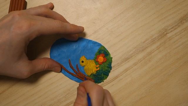 Пасхальное яйцо с цыплёнком из пластилина / Поделка на Пасху смотреть онлайн