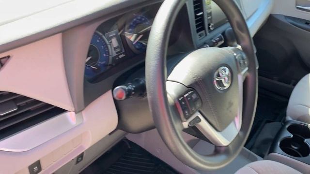 2020 Toyota Sienna LE AWD l STK# 3111 l Cochrane Toyota смотреть онлайн