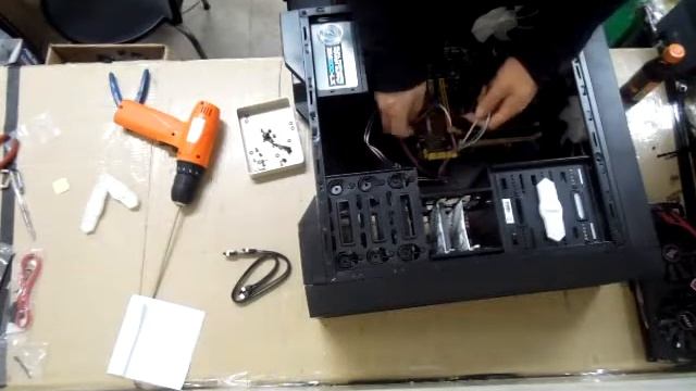 Computer Assembly Process - INTEL i5-4670 & GTX 770 System смотреть онлайн