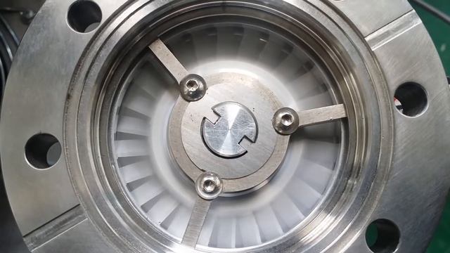 TUBOMOLECULAR PUMP EXT70 B722-02 смотреть онлайн