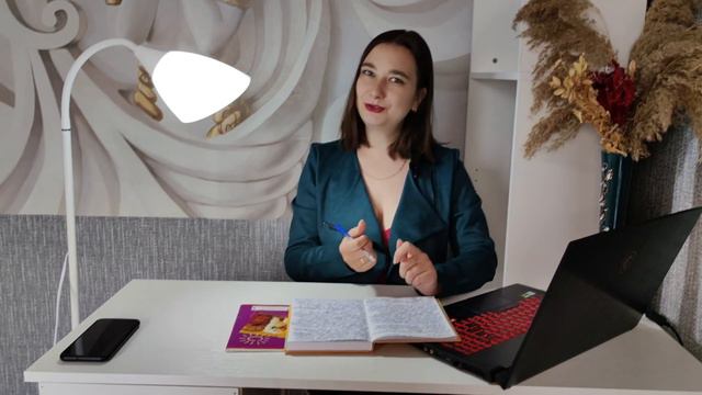 Анализирую лекцию "Курсы писательского мастерства" - Брендона Сандерсона- американского писателя смотреть онлайн