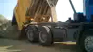 Самосвал Скания встаёт на дыбы