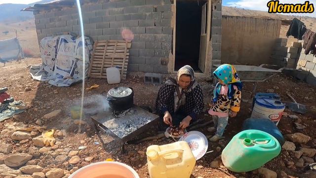 Artistic Masterpiece: Plastering Of A Nomadic House By A Poor Nomadic Woman♥😥