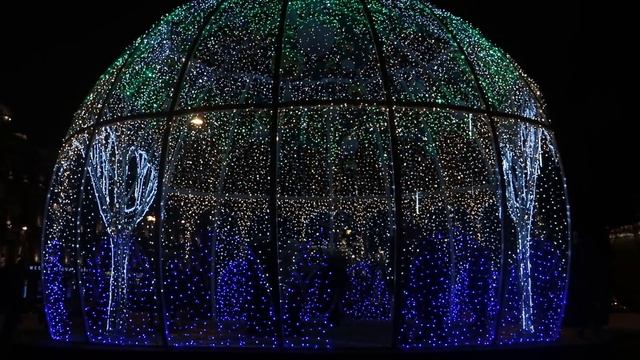 Новогодняя атмосфера Малой Садовой и Манежной площади смотреть онлайн