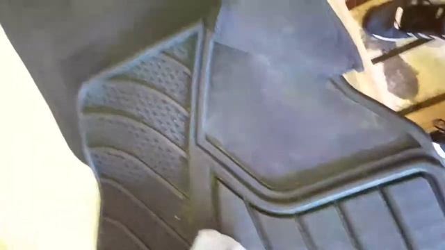 Re-Attaching Fabric W/ Adhesive Spray смотреть онлайн