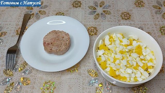 Салат с тунцом, огурцом и яйцом. Готовлю за 5 минут!!! Рецепт салата с тунцом консервированным. смотреть онлайн