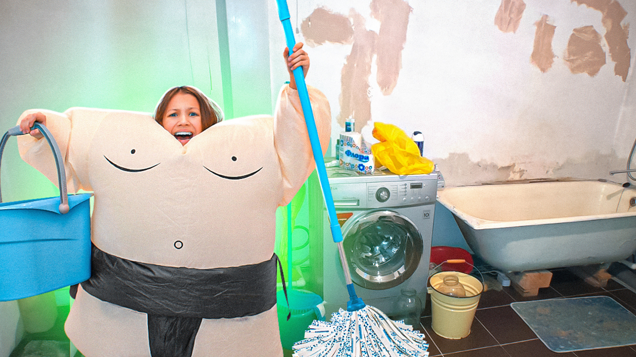 24 ЧАСА Убираюсь Дома в Надувном Костюме смотреть онлайн