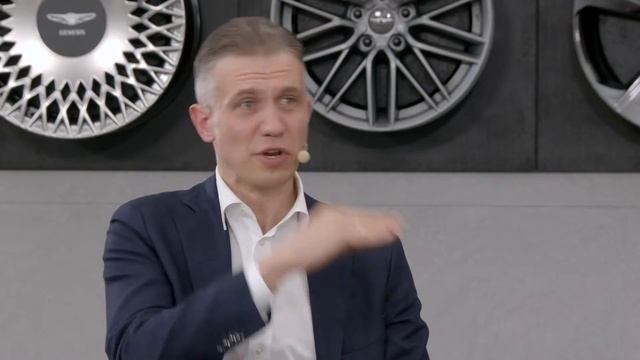 Public talk о Genesis Mobility с Алексеем Калицевым и Сергеем Минаевым смотреть онлайн
