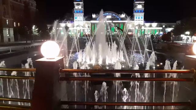 Железнодорожный вокзал Харькова. смотреть онлайн
