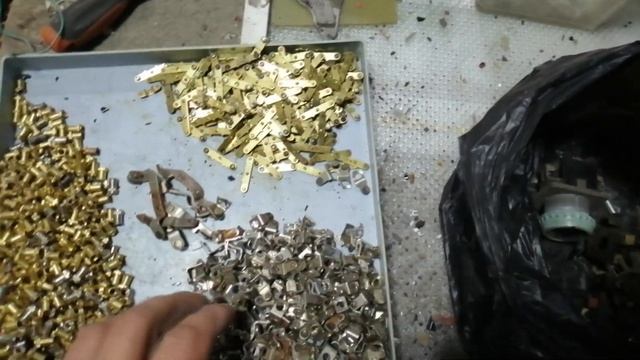 ШОК!!! 79 грамм серебра с концевых выключателей. (Концевики) смотреть онлайн