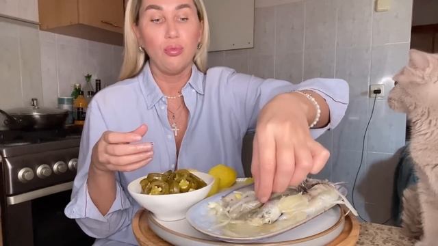 МУКБАНГ/МОЙВА СЛАБОСОЛЕНАЯ И КАРТОШКА смотреть онлайн