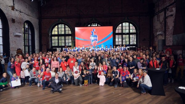 Meet & greet with fans of CSKA / Встреча с болельщиками ЦСКА