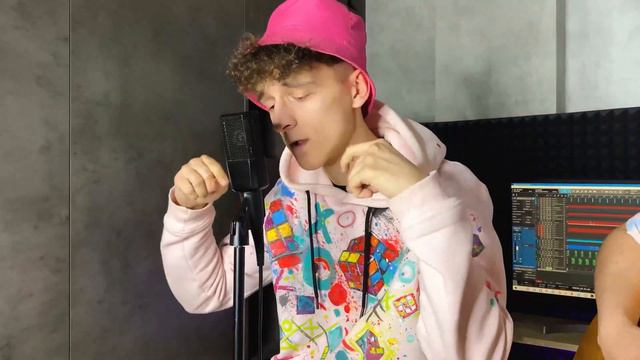 Исполнил песню "Кубики-рубики" для подписчиков 💙 смотреть онлайн